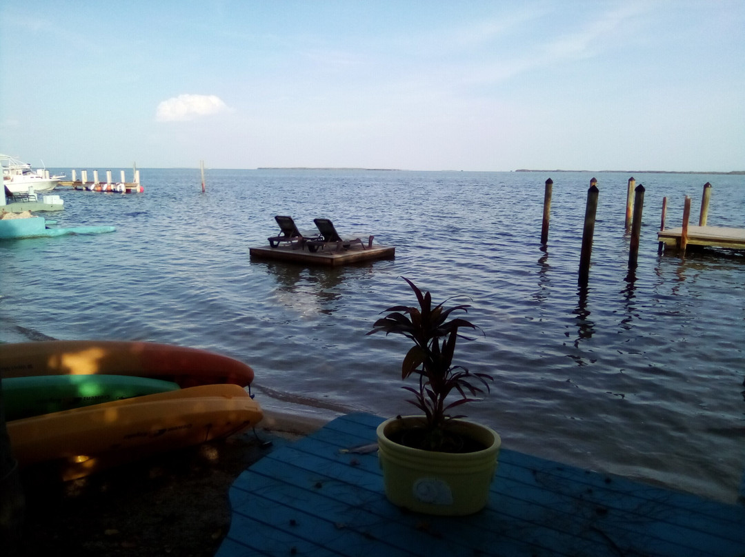 Seafarer Resort and Beach主图