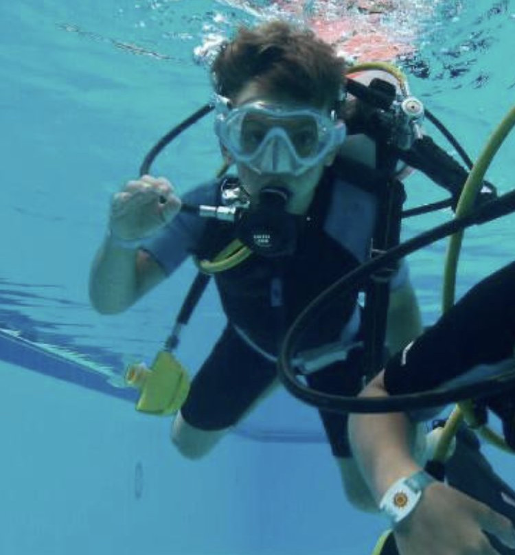 Isamar Diving Center-基奥贾必去景点