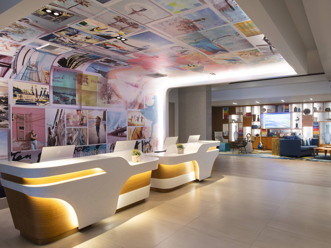 纽波特比奇费尔蒙酒店主图