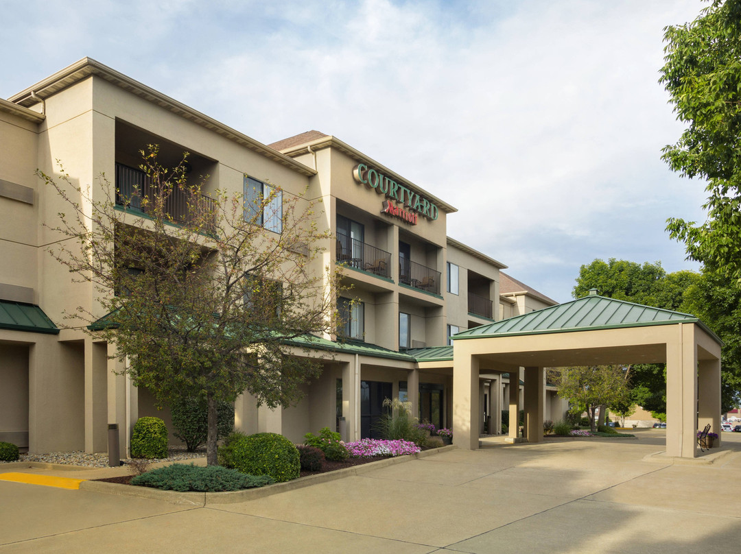 Courtyard by Marriott Champaign主图