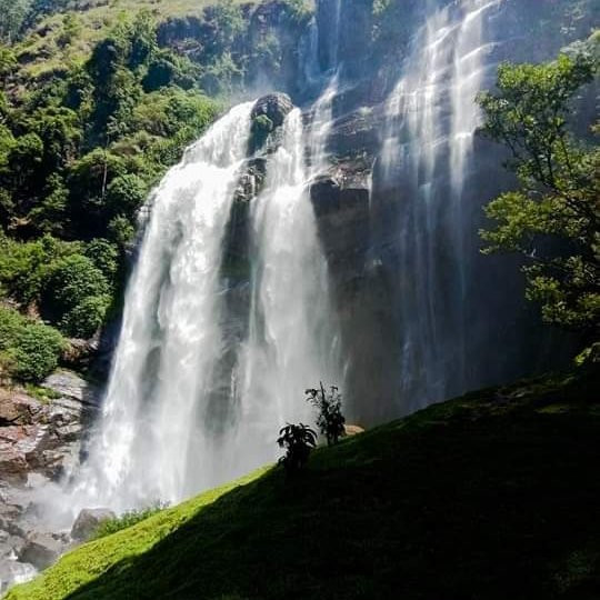 Bomburu Ella Waterfall-奴娃拉伊利雅必去景点