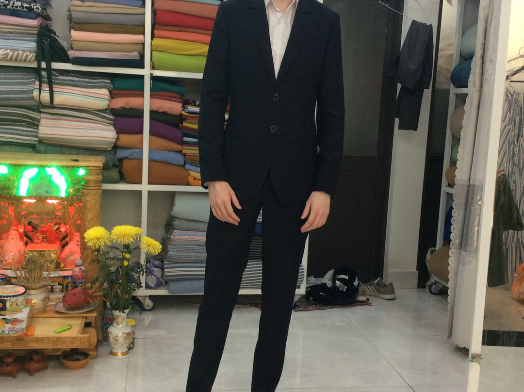 Emy Custom Tailor - Linen & Clothing Specialist-会安必去景点