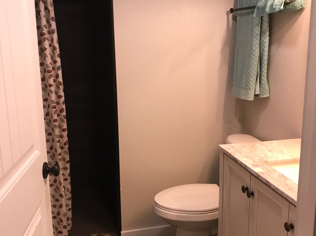 The Foxtrot Inn主图