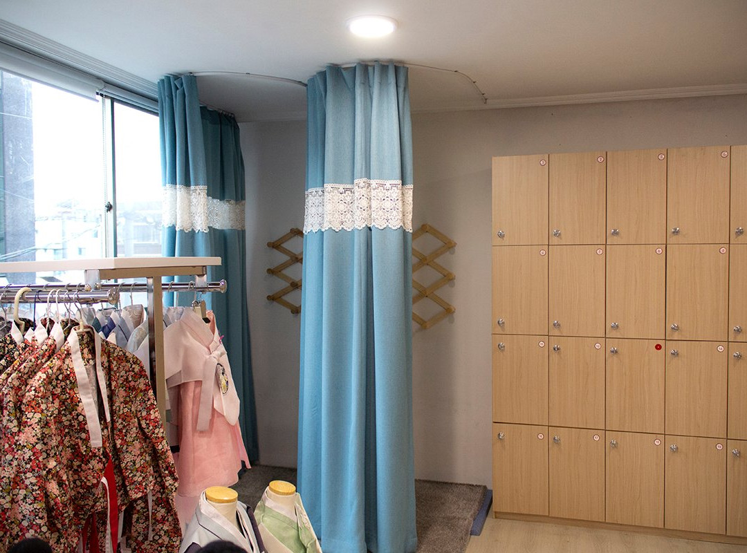 Wearing Hanbok-蔚山必去景点