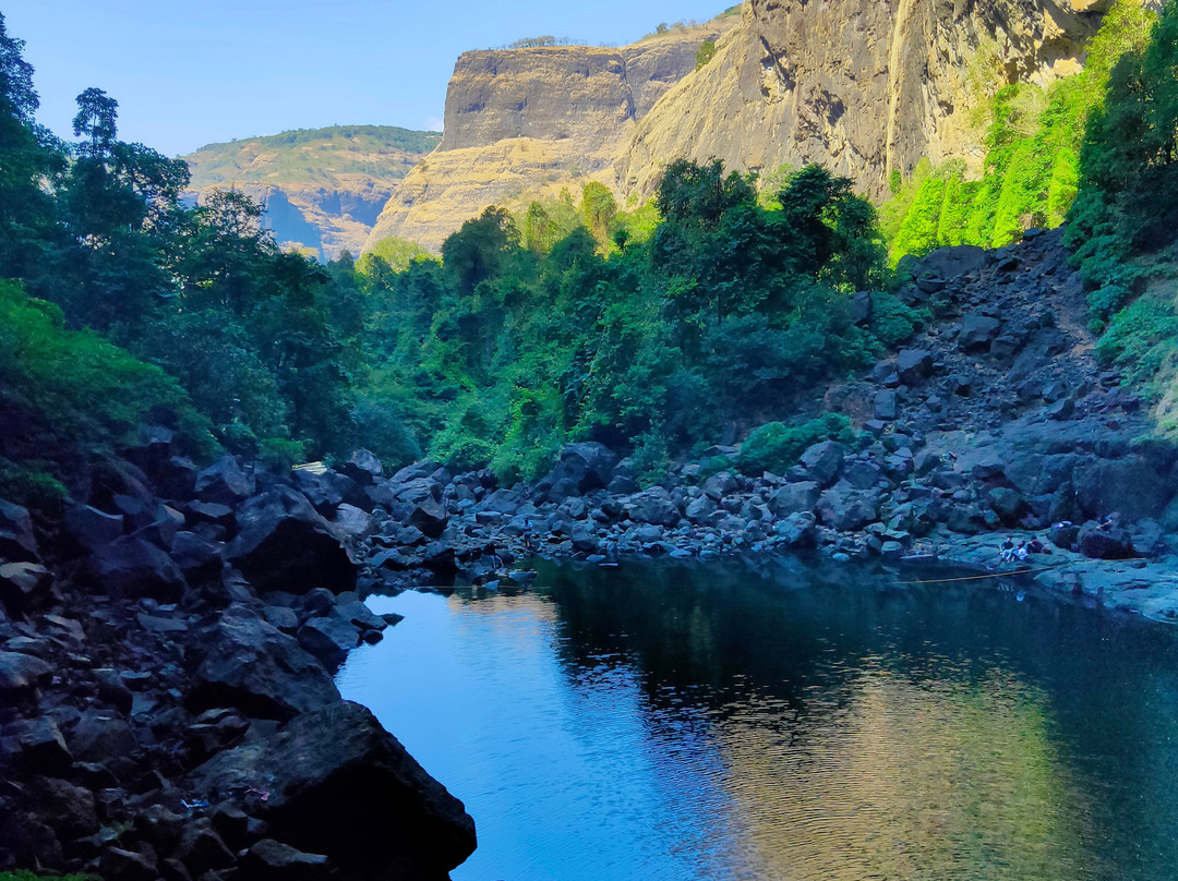 Devkund Waterfall-Patnus必去景点