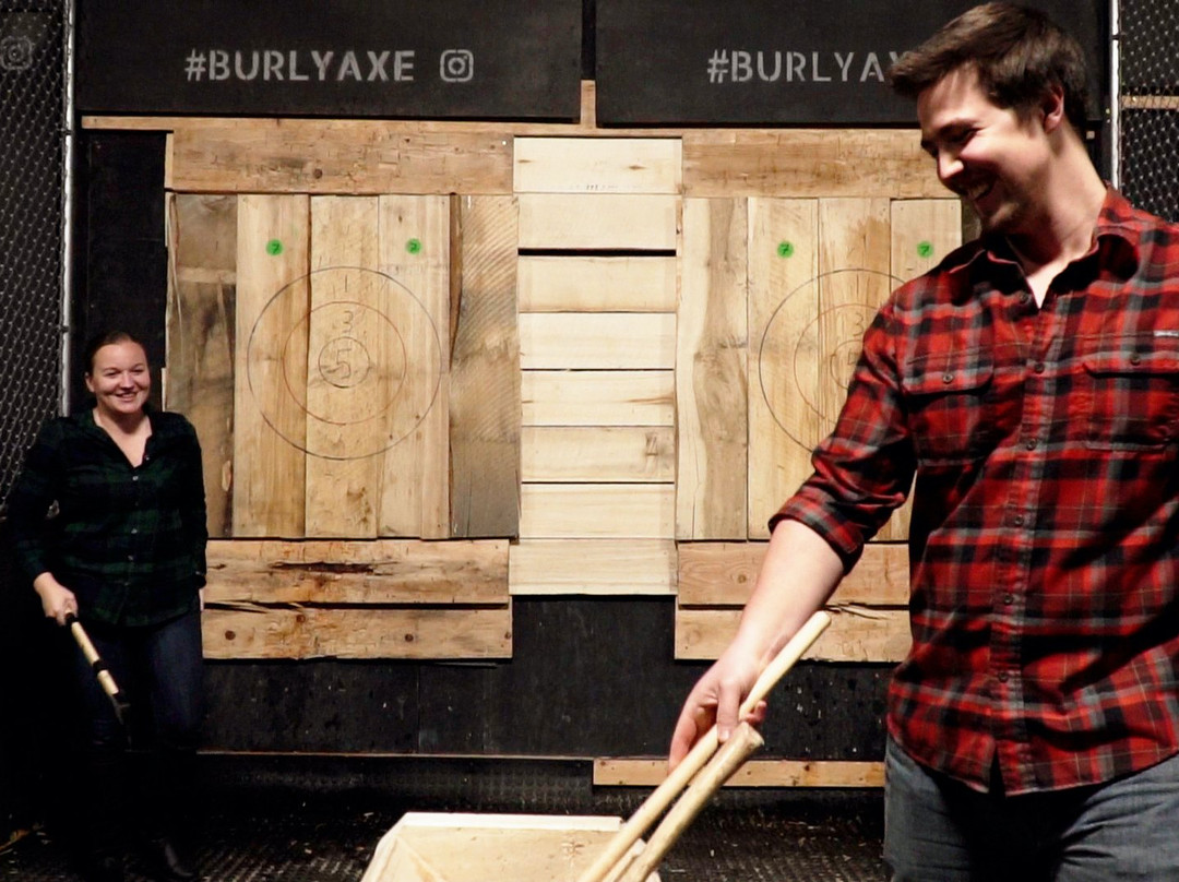 Burly Axe Throwing-伯灵顿必去景点