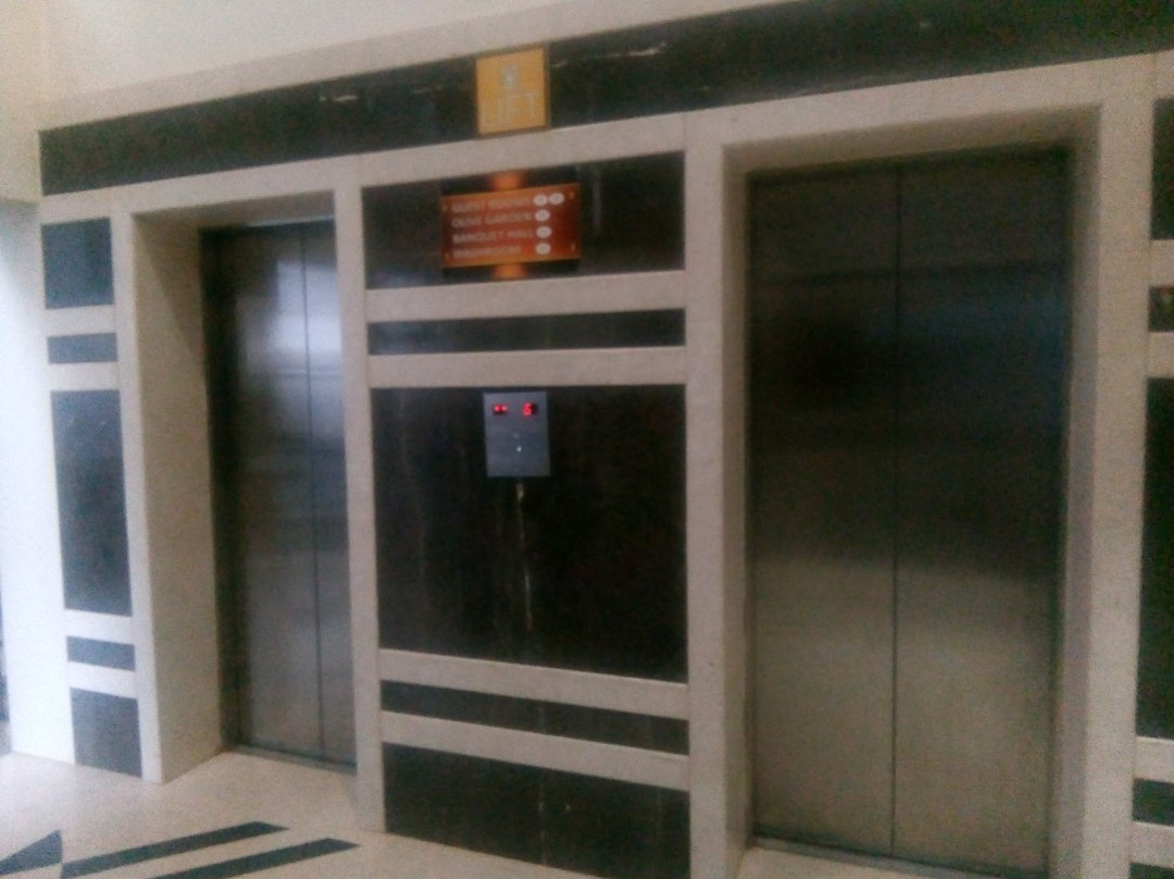 Hotel Metropolis主图