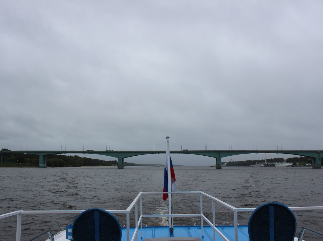 Oktyabrskiy Bridge-雅罗斯拉夫必去景点