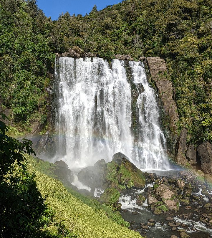 Marakopa Falls景点图片