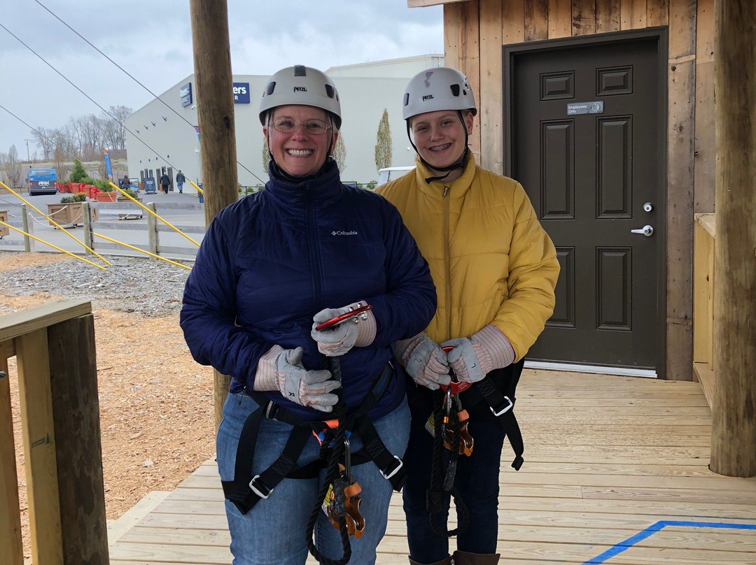 Screaming Raptor Zip Lines-Petersburg必去景点