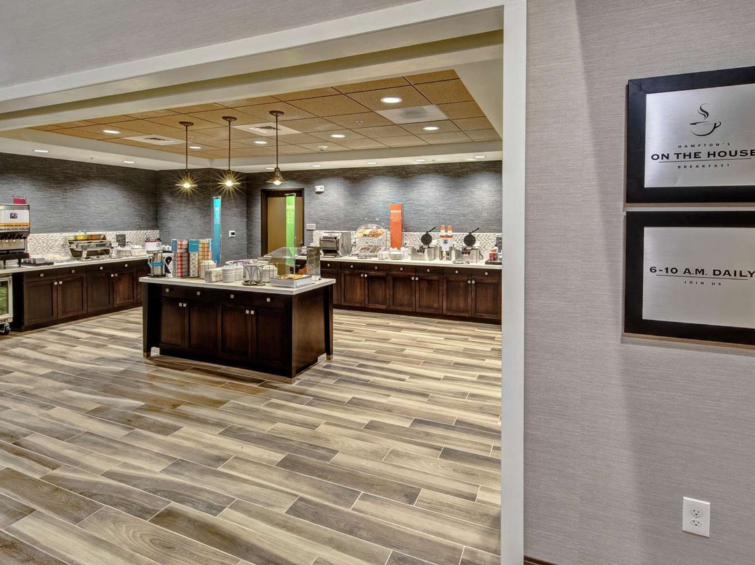 Hampton Inn & Suites Culpeper主图