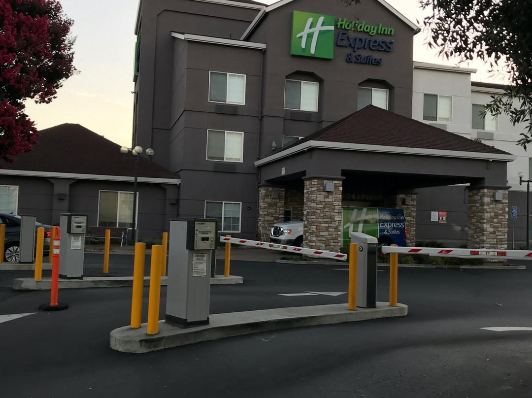 湾岸智选假日酒店主图