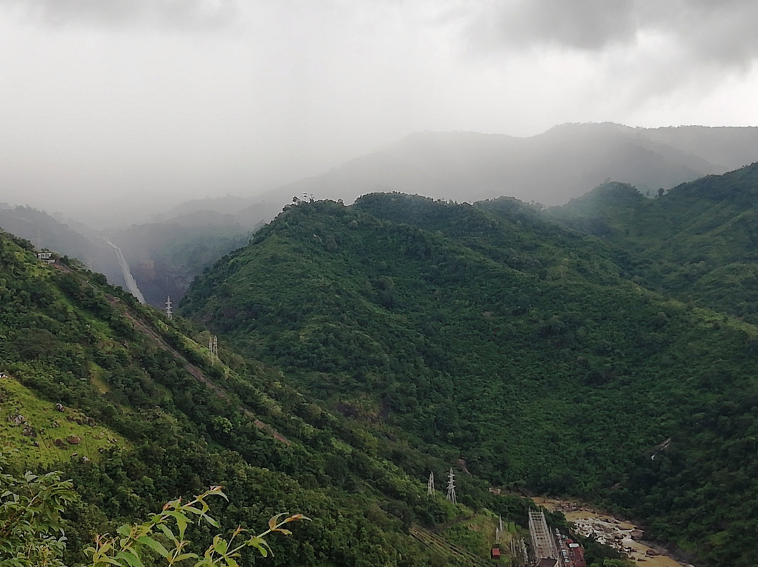 Rani Duduma Waterfalls景点图片