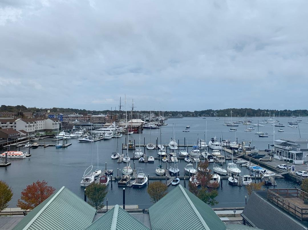 纽波特万豪酒店主图