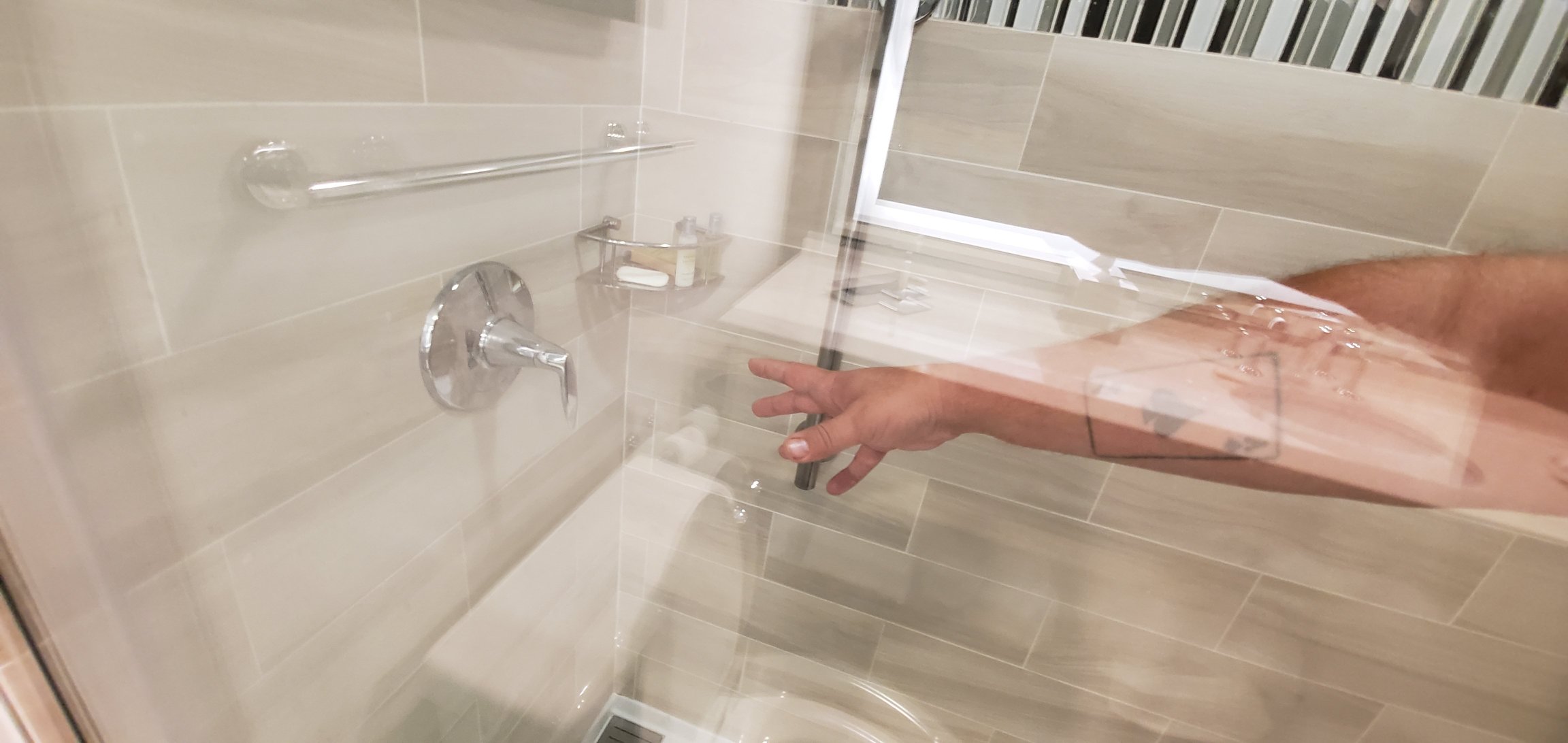 DoubleTree by Hilton Atlanta Perimeter Dunwoody-浴室