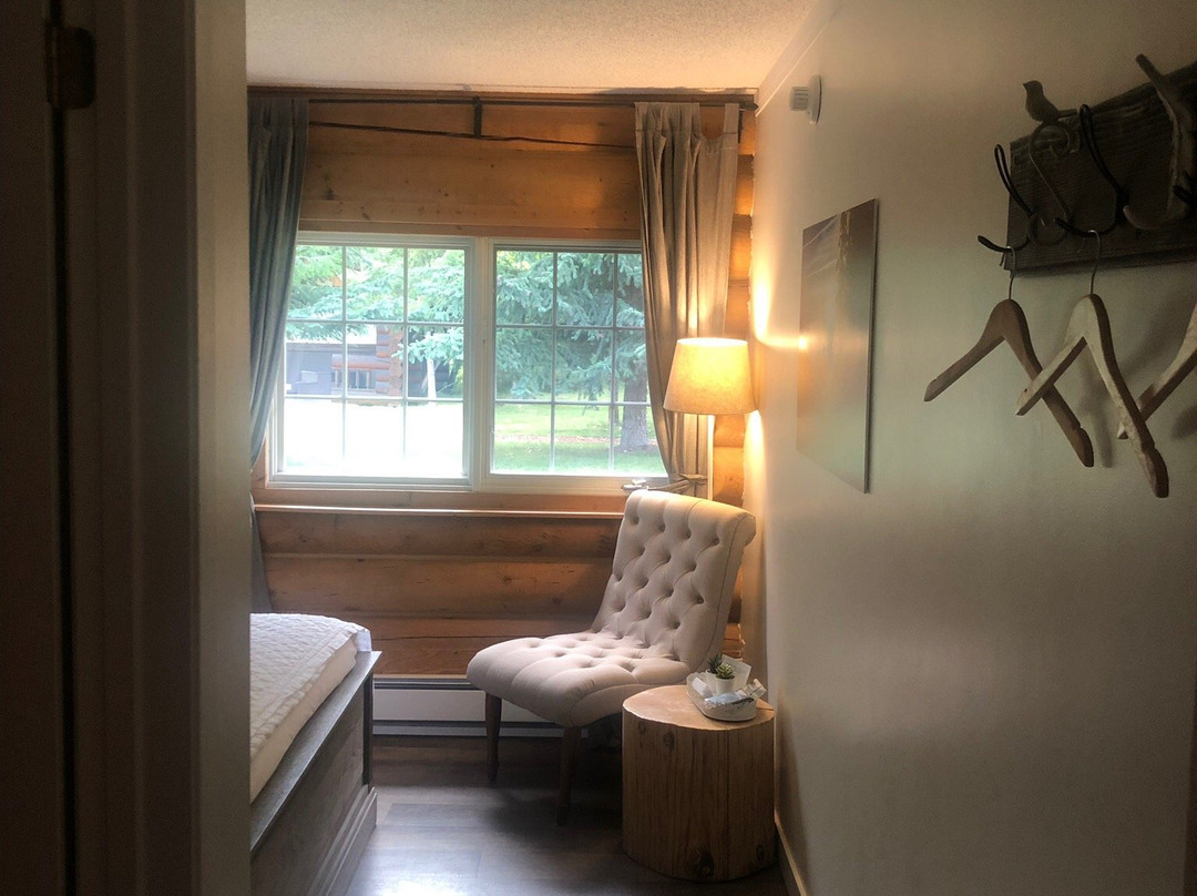 Whitewater Lodge主图