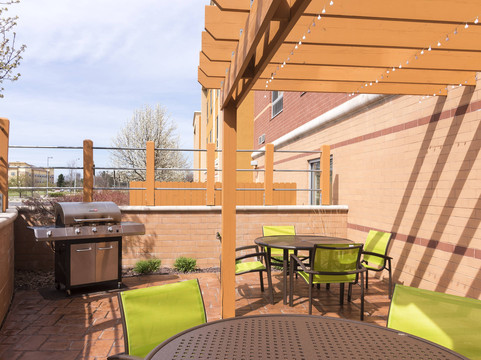 米德兰SpringHill Suites酒店主图