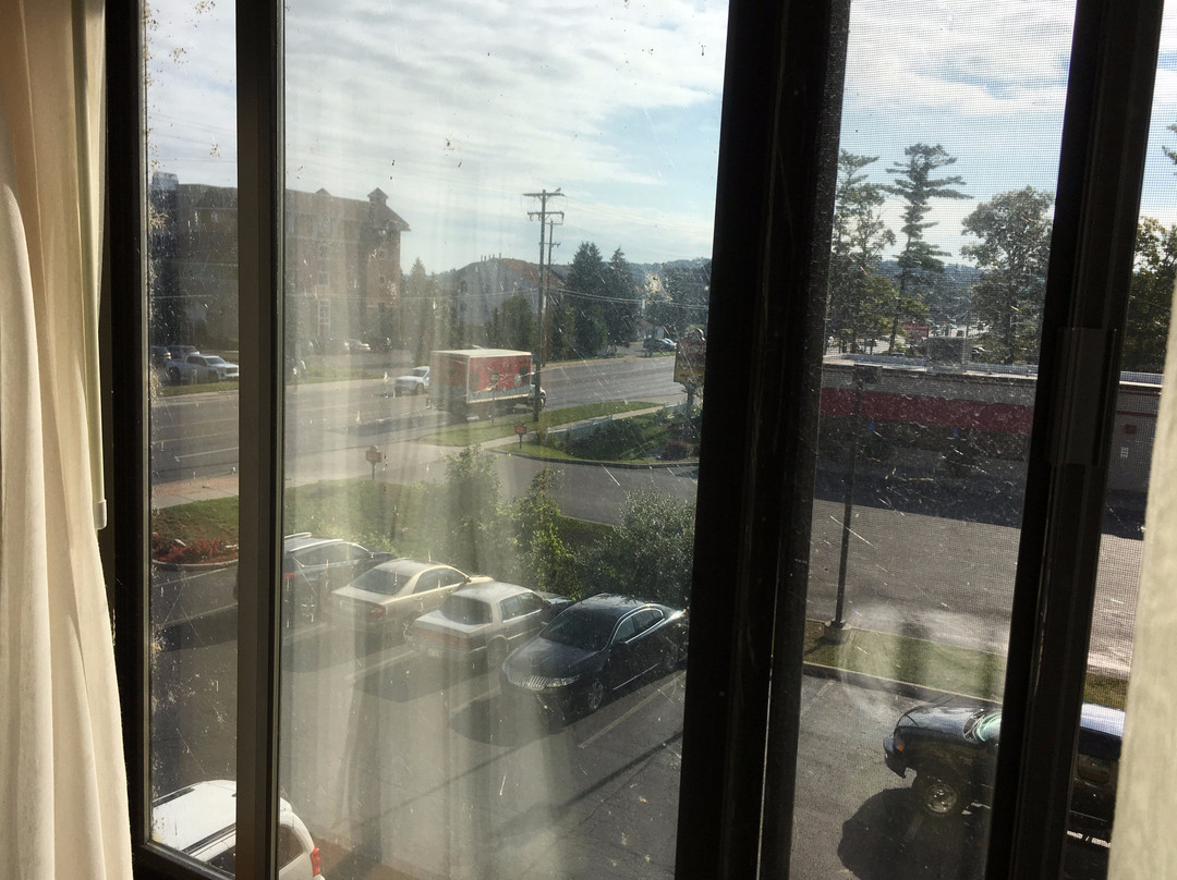 Days Inn & Suites by Wyndham Traverse City主图