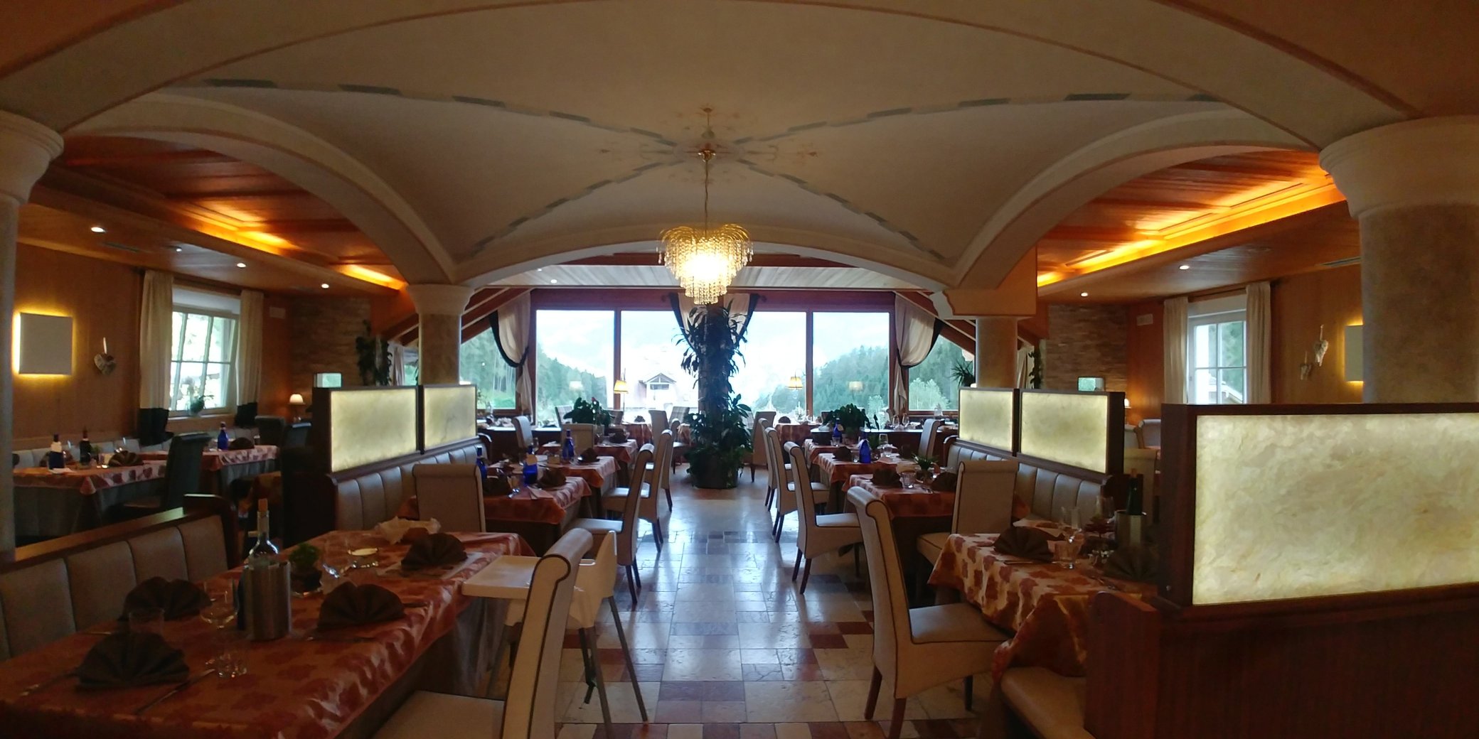 Berghotel Miramonti-餐饮