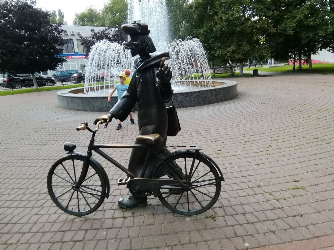Monument To Characters Of Cartoon Troe Iz Prostokvashino景点图片
