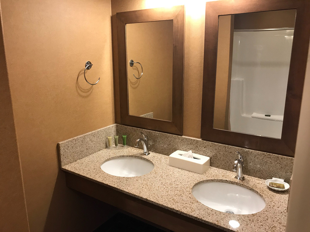 卡姆罗斯娱乐场度假村主图