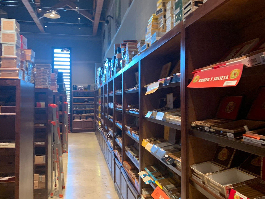 Cigar International-The Colony必去景点