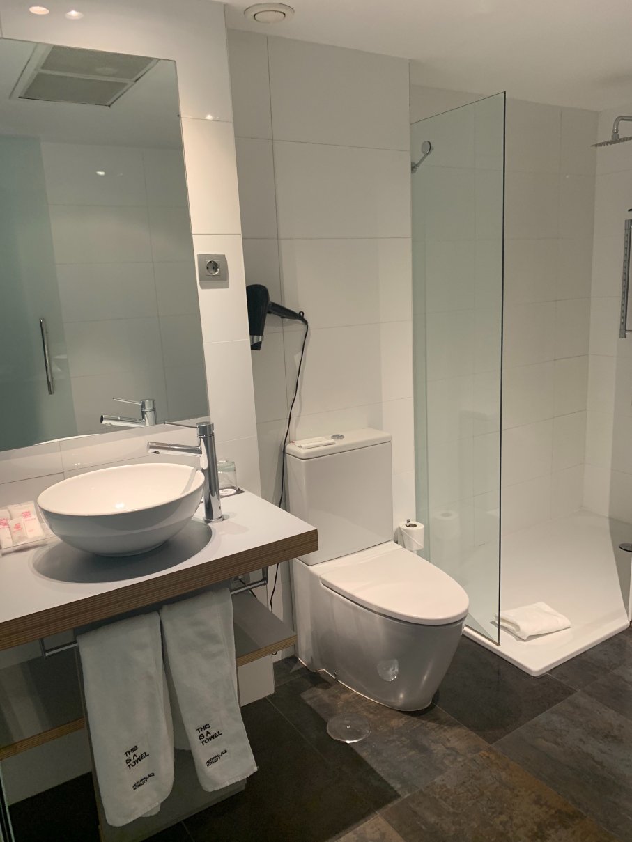 圣贝尔纳小宫酒店-浴室