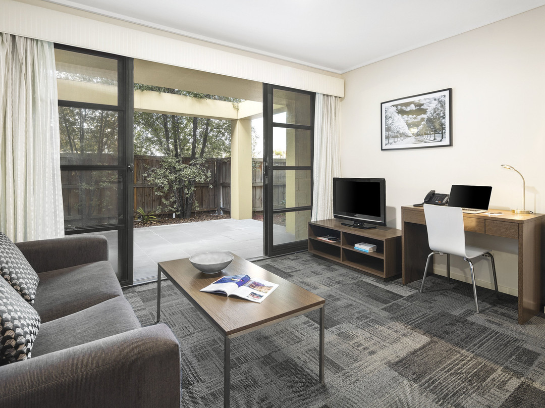 纳里沃伦探秘酒店主图