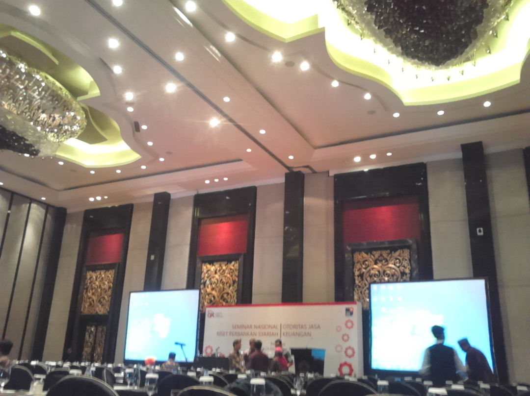 The Trans Luxury Hotel主图