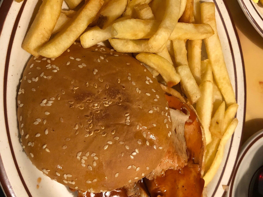 Harvard餐馆和美食-Town and Country Restaurant