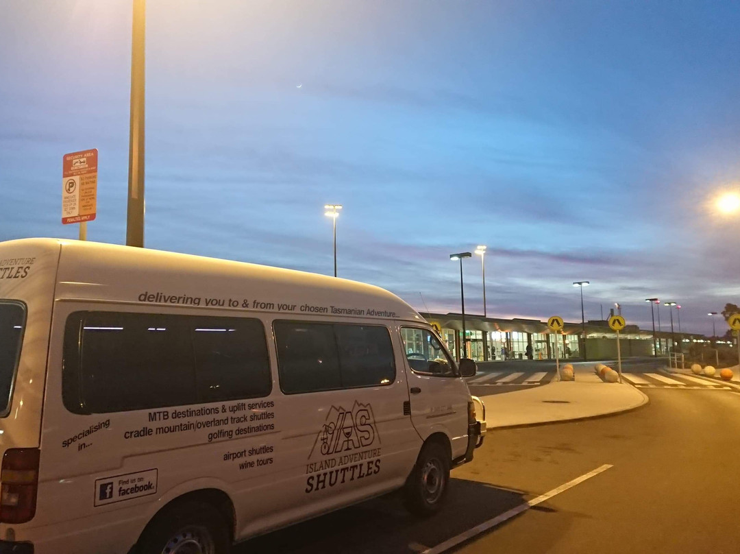 Island Adventure Shuttles景点图片
