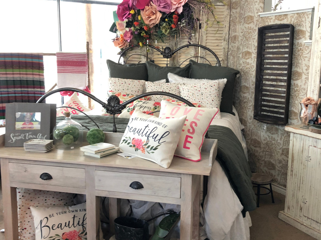 Dove's Nest Gifts-Waxahachie必去景点