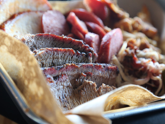 Woodward餐馆和美食-Whatcha Smokin? Bbq + Brew