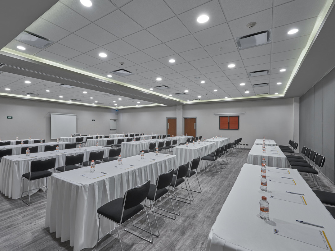 City Express Zamora主图