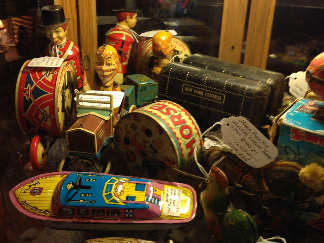 Antiques on Main LLC-帕戈萨斯普林斯必去景点