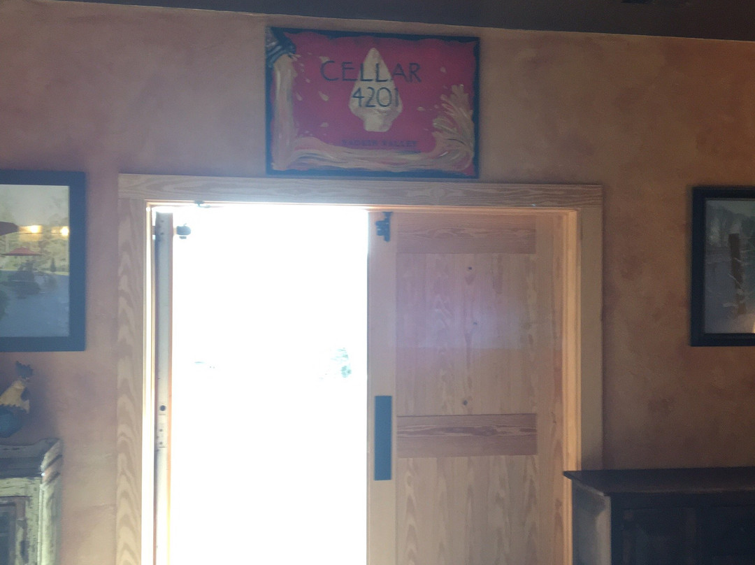 Cellar 4201 Vineyard-East Bend必去景点