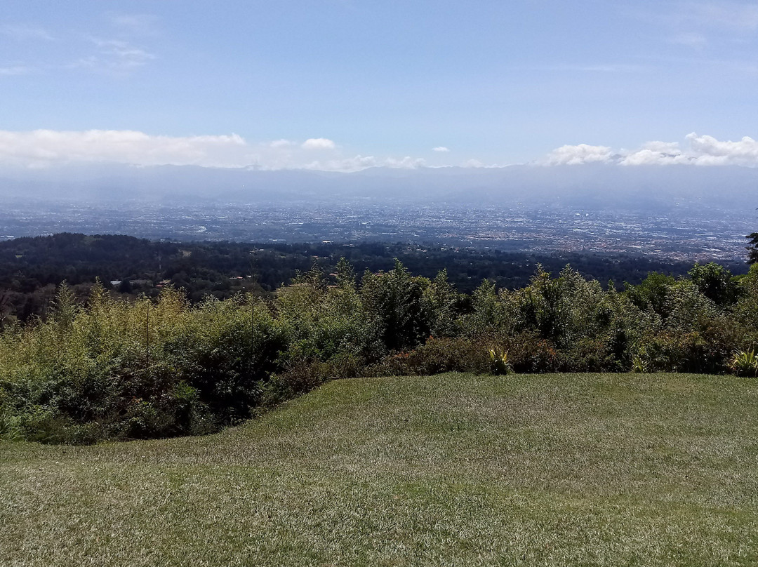 Monte de la Cruz景点图片