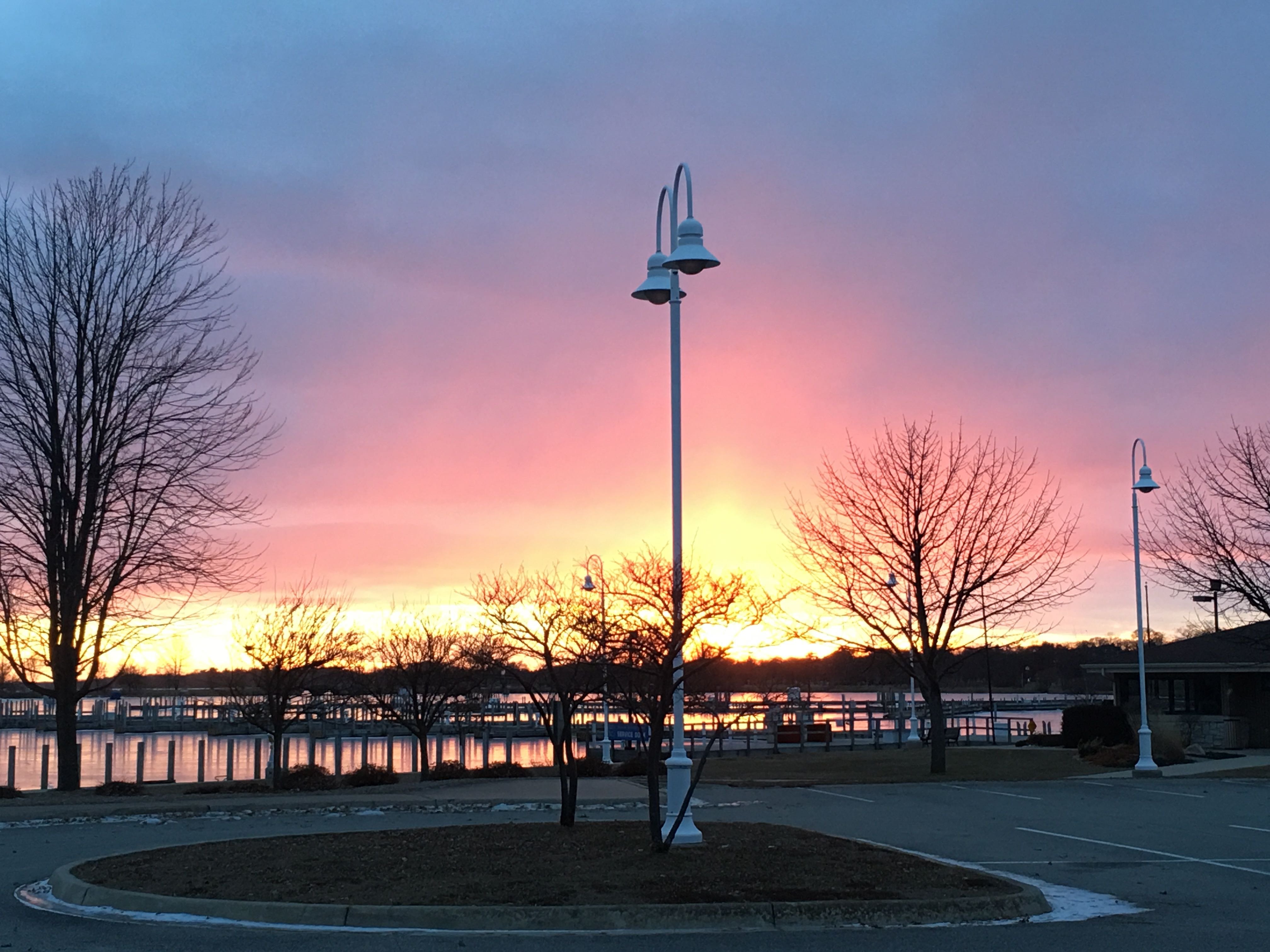 Magnuson Grand Pioneer Inn and Suites-官方