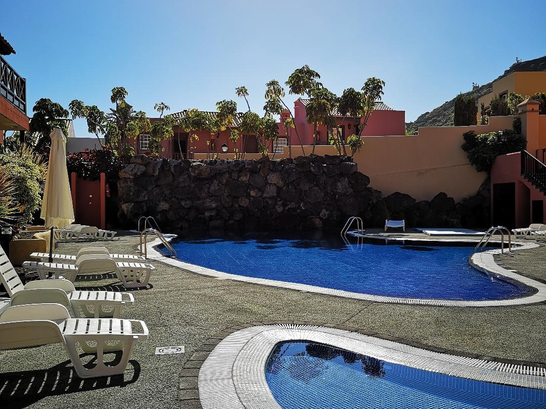 El Cerrito Apartamentos主图