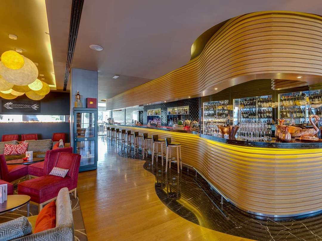 康拉德阿尔加威酒店主图