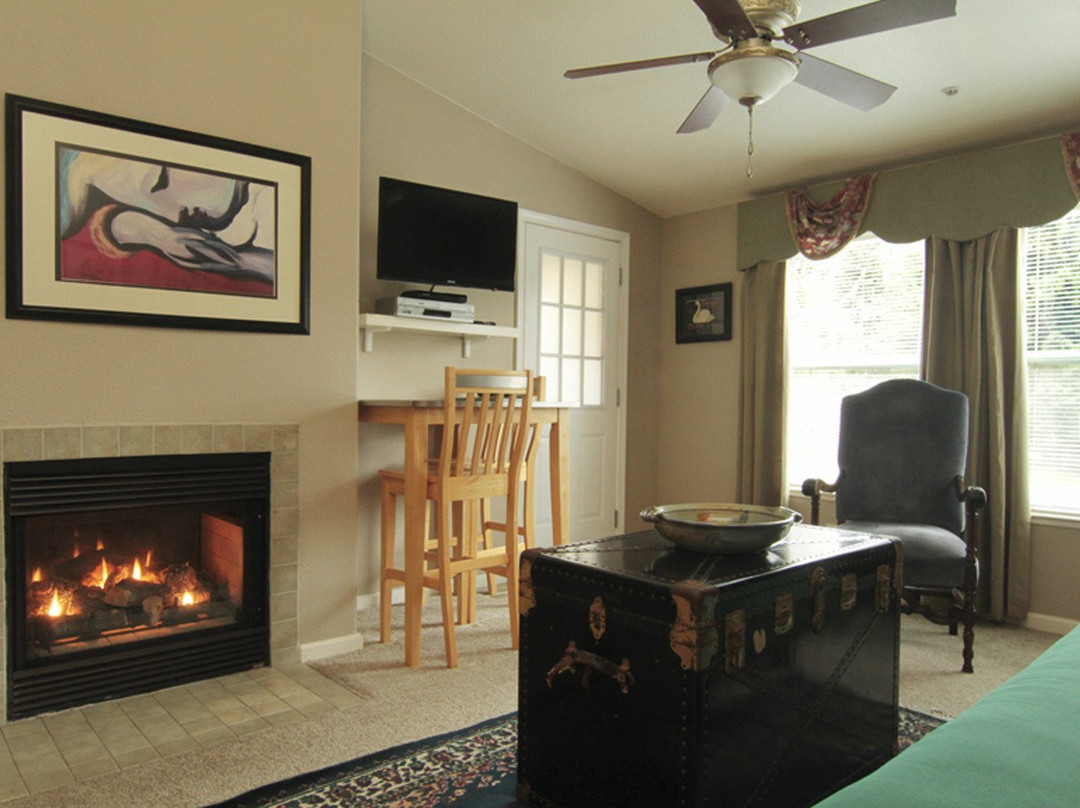 Creekside Inn & Resort主图