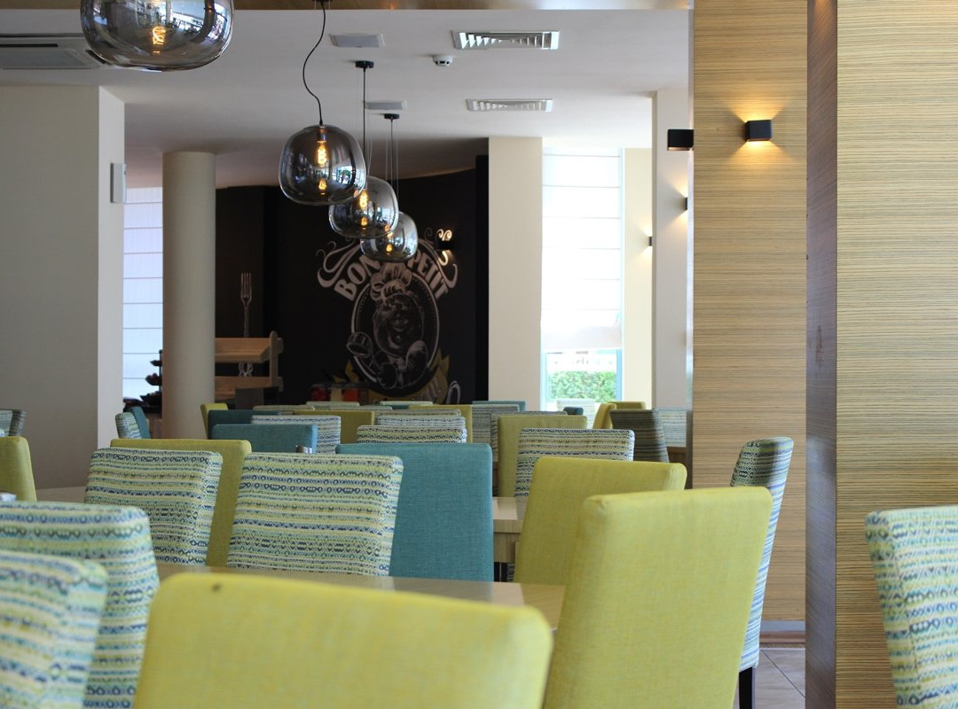 Marina Holiday Club Hotel主图