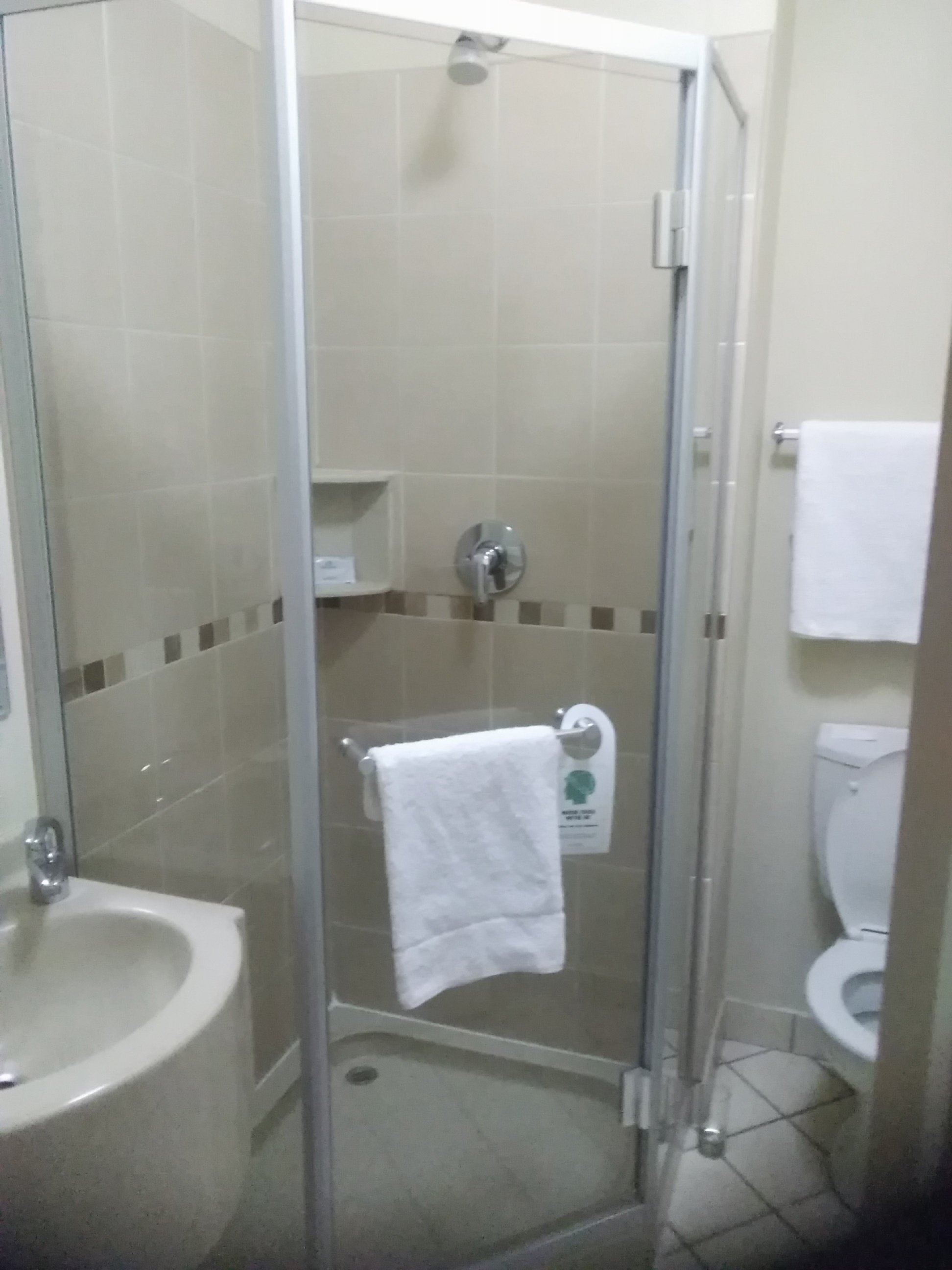 Road Lodge Bloemfontein Airport-浴室