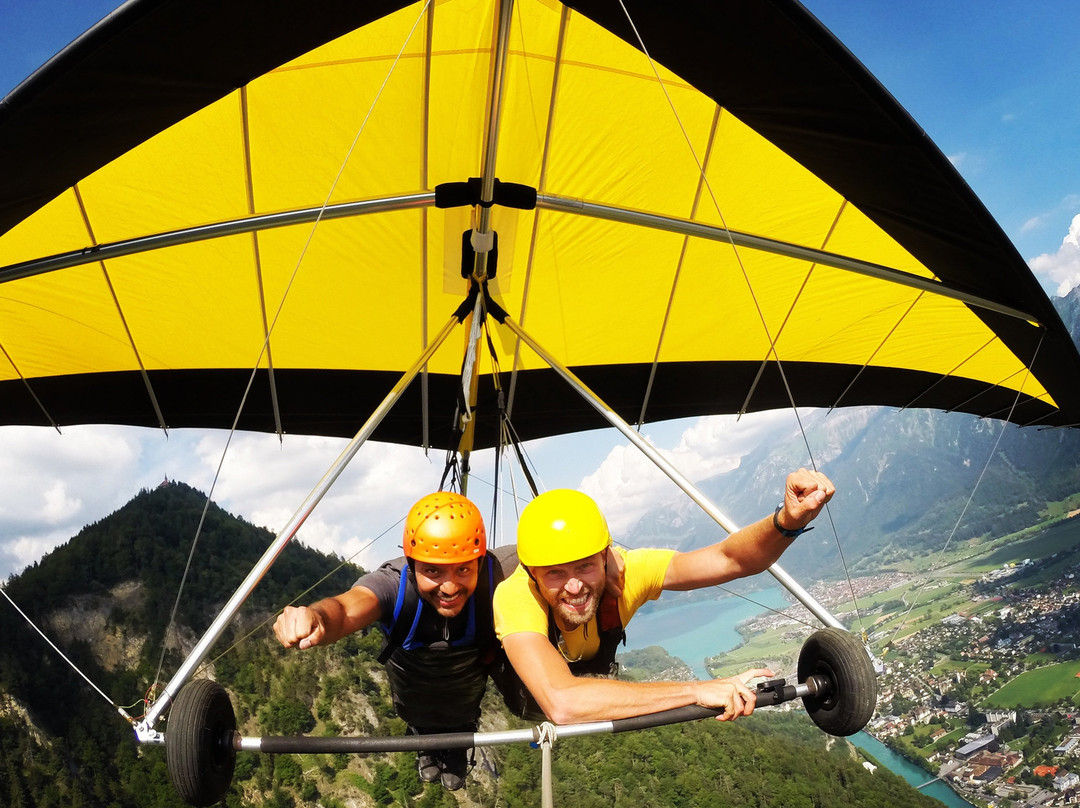 BumbleBee Hang Gliding Interlaken景点图片