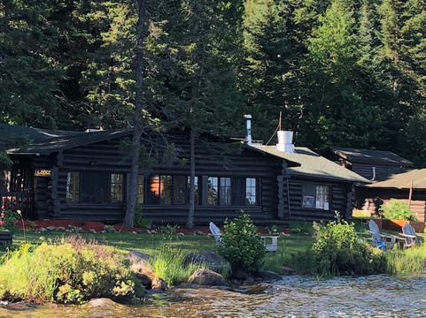 Loon Lake Lodge主图