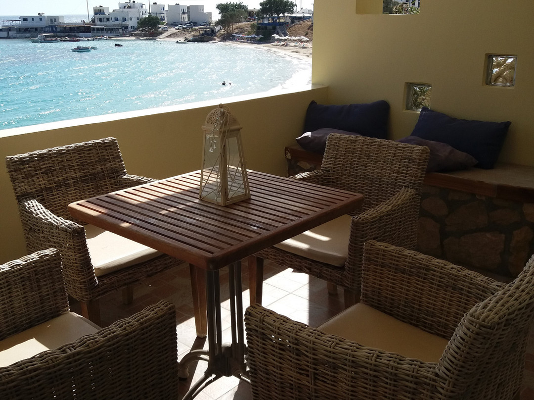 Le Grand Bleu Studios & Apartments主图