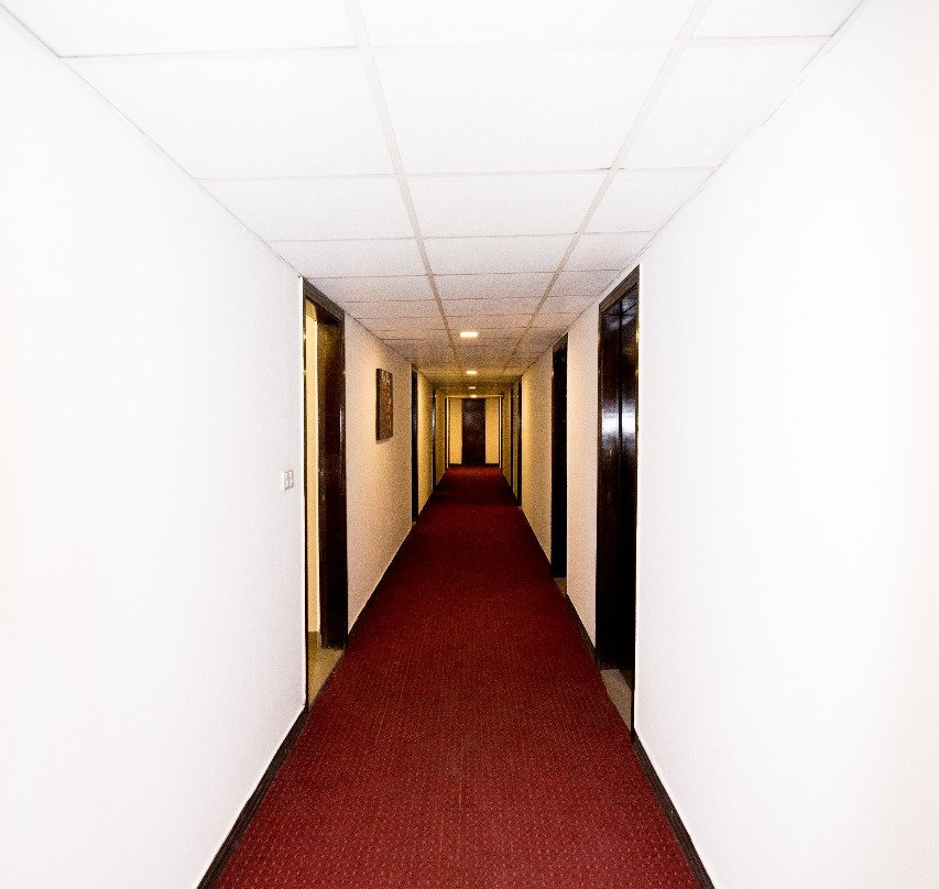 Grace Crown Hotel主图