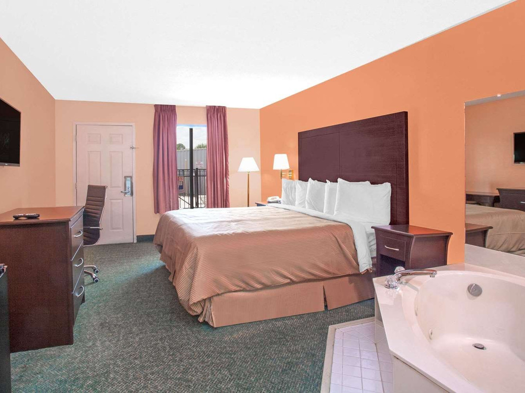 Days Inn by Wyndham Moulton主图