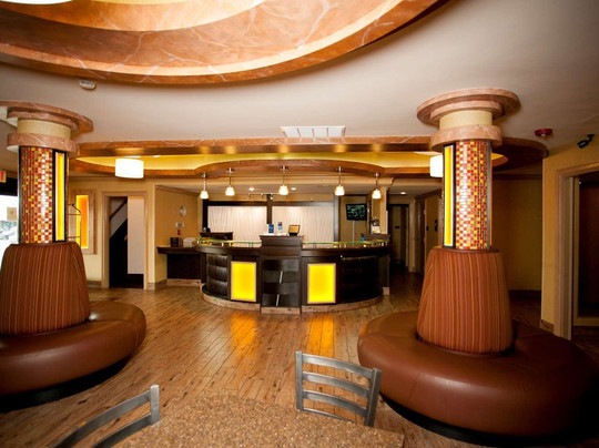 阿斯潘套房酒店主图