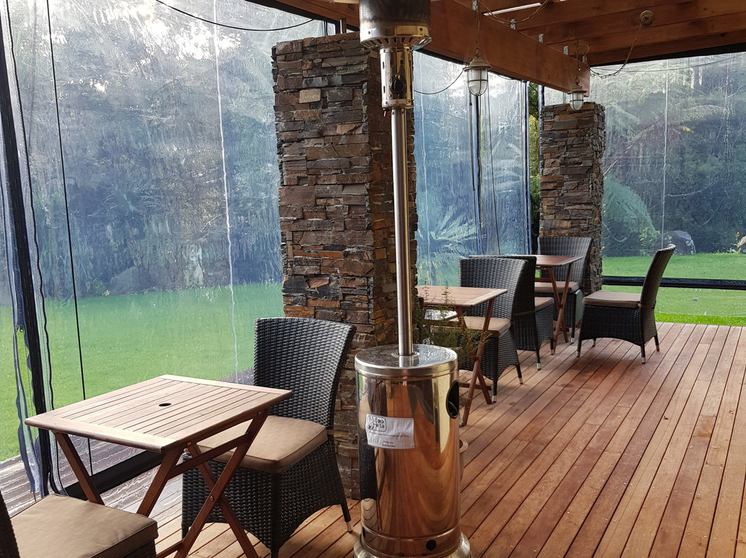 Heta Road B and B主图